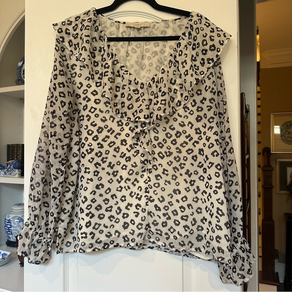 LOFT ruffle v-neck long sleeved with ruffled cuff black/white leopard print